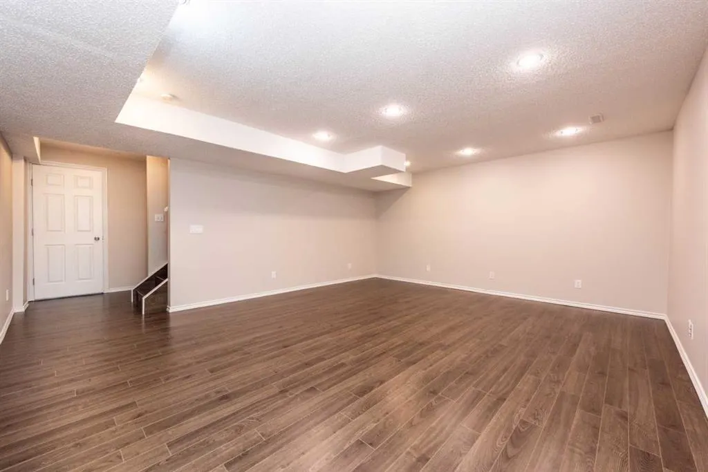 950 Arbour Lake Road NW, #401