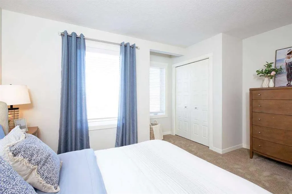 135 Mahogany Parade SE, #706