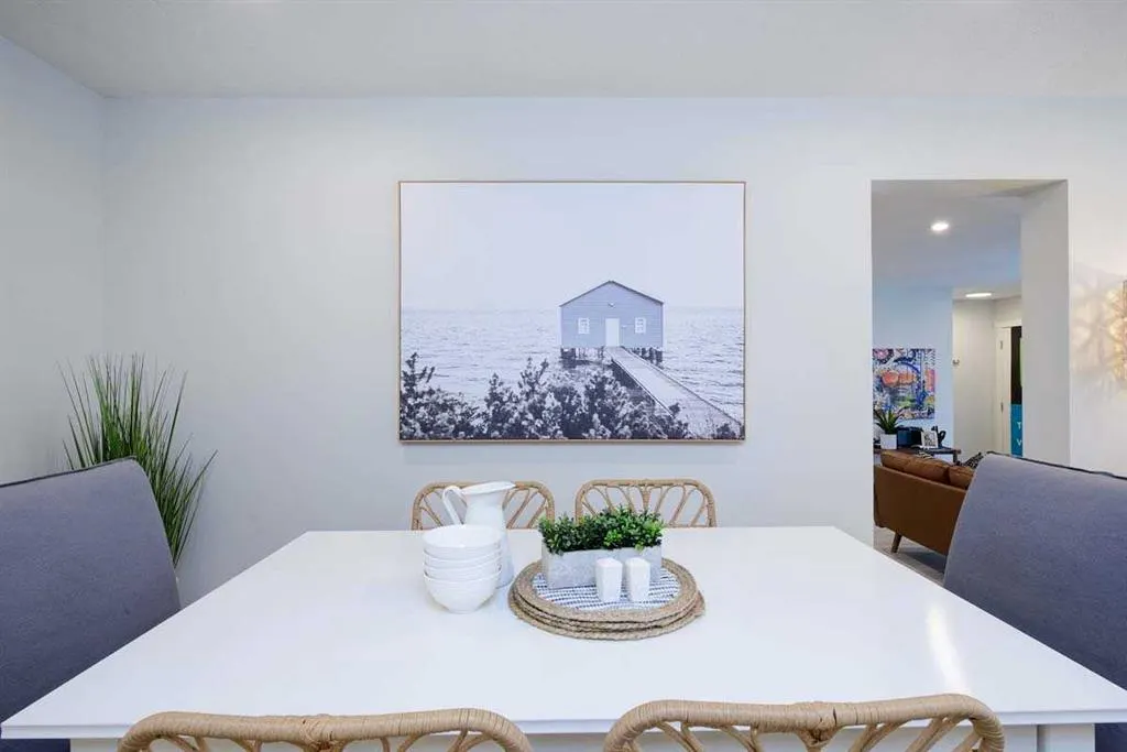 135 Mahogany Parade SE, #706