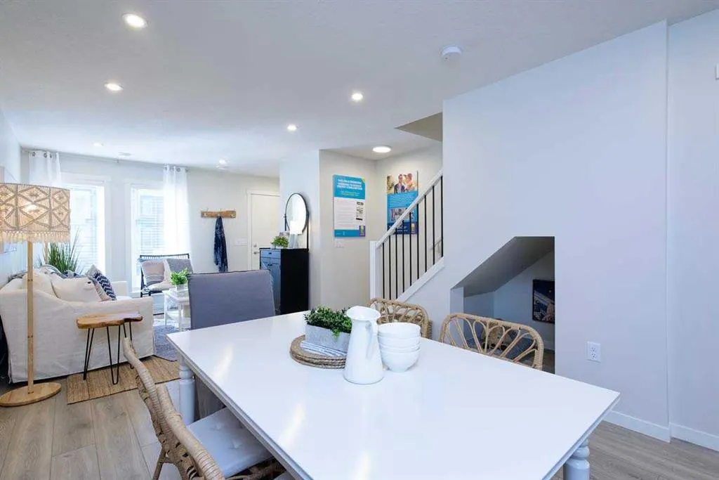 135 Mahogany Parade SE, #706