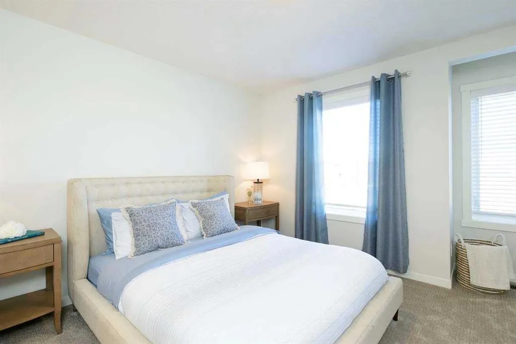 135 Mahogany Parade SE, #706