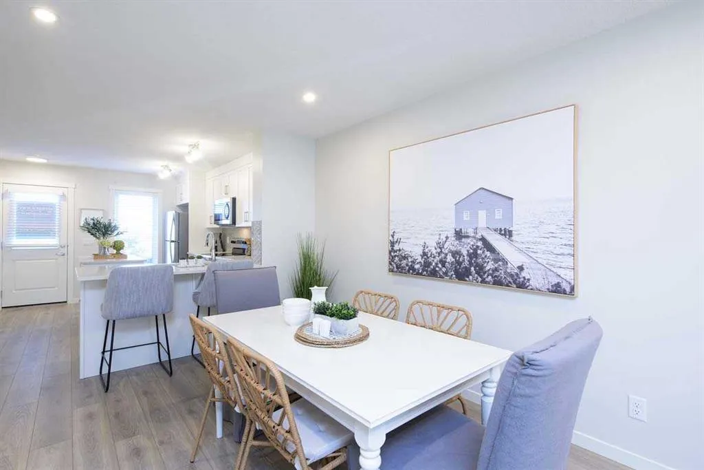 135 Mahogany Parade SE, #706