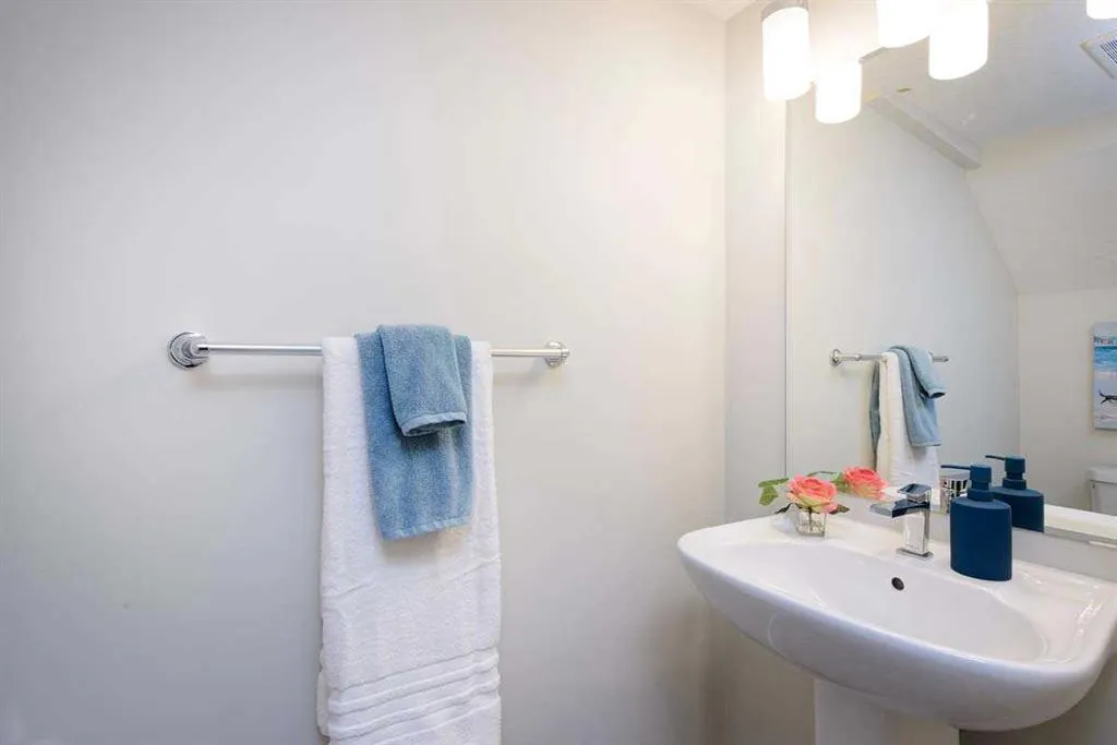 135 Mahogany Parade SE, #706
