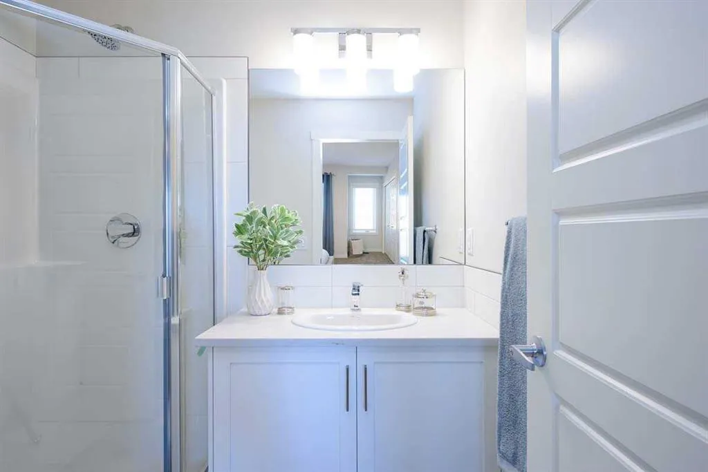 135 Mahogany Parade SE, #706