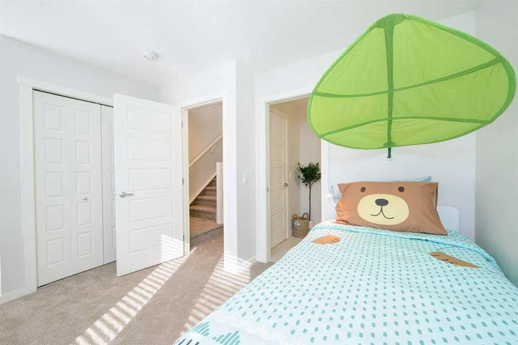 135 Mahogany Parade SE, #706