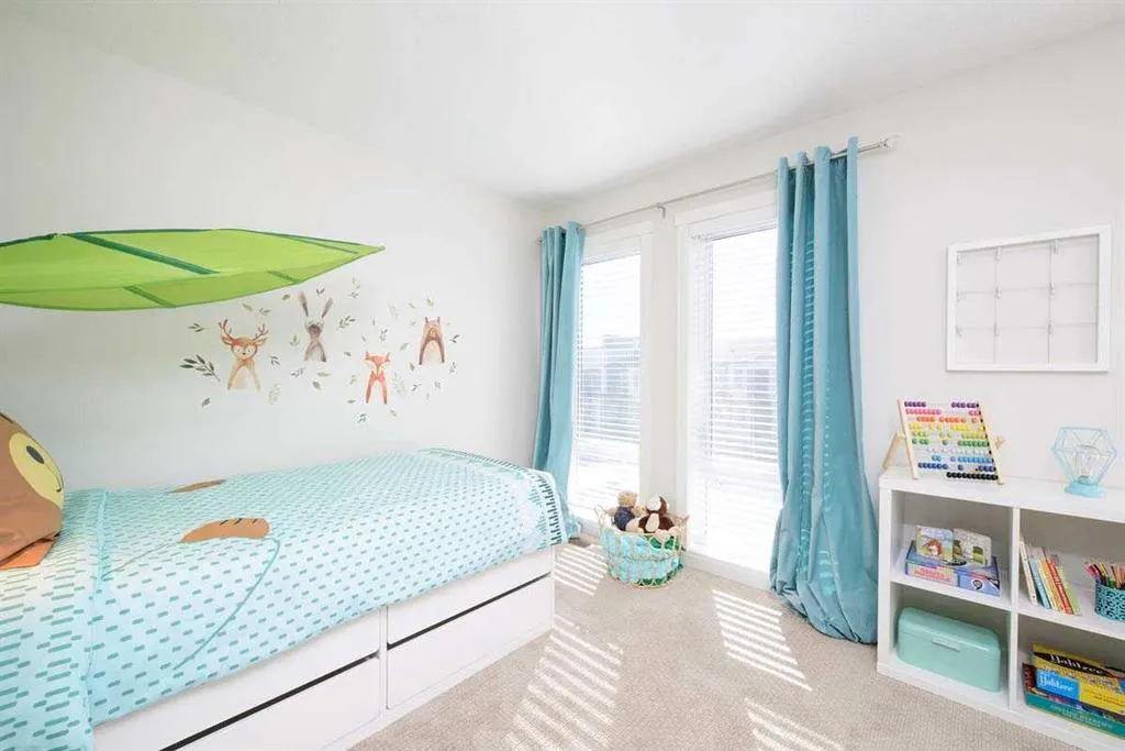 135 Mahogany Parade SE, #706