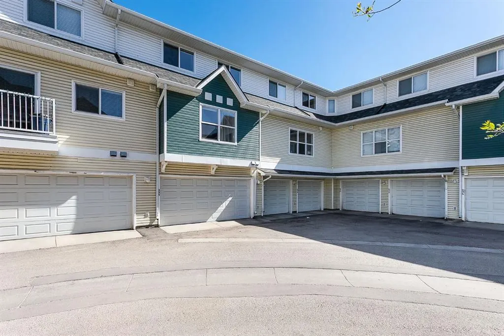 224 Mckenzie Towne Link SE