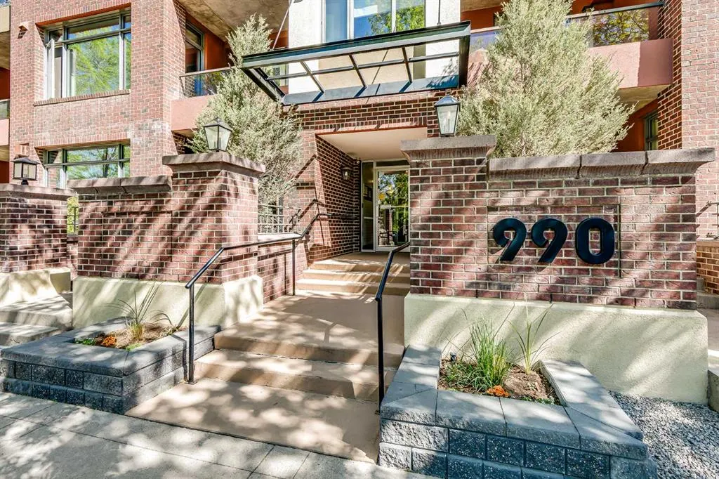 990 Centre Avenue NE, #106