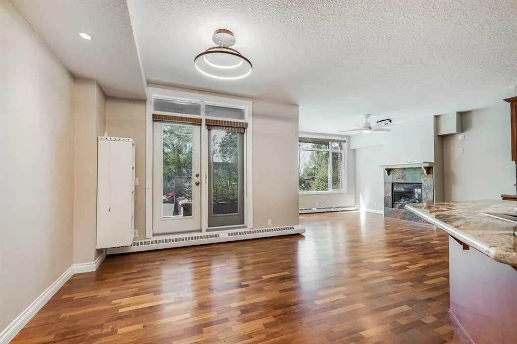 990 Centre Avenue NE, #106