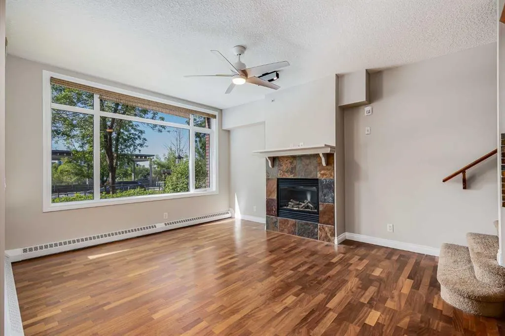 990 Centre Avenue NE, #106