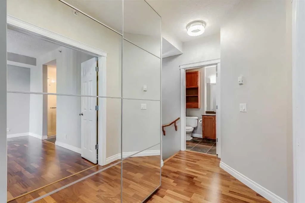990 Centre Avenue NE, #106