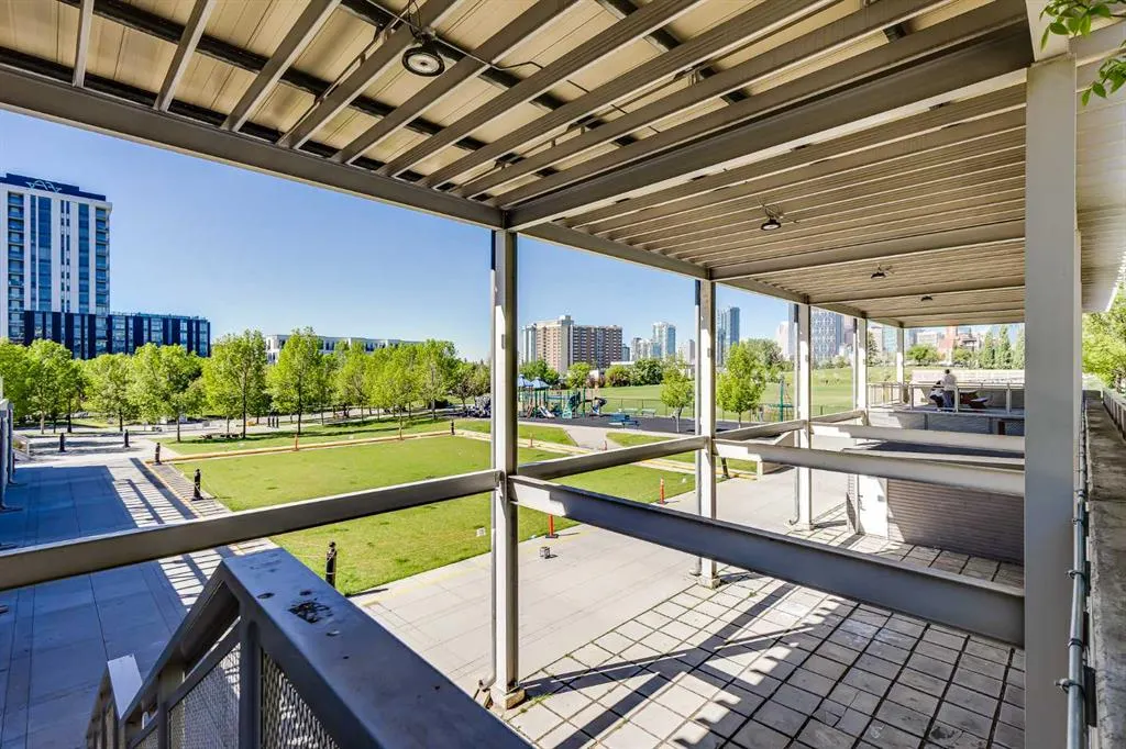 990 Centre Avenue NE, #106
