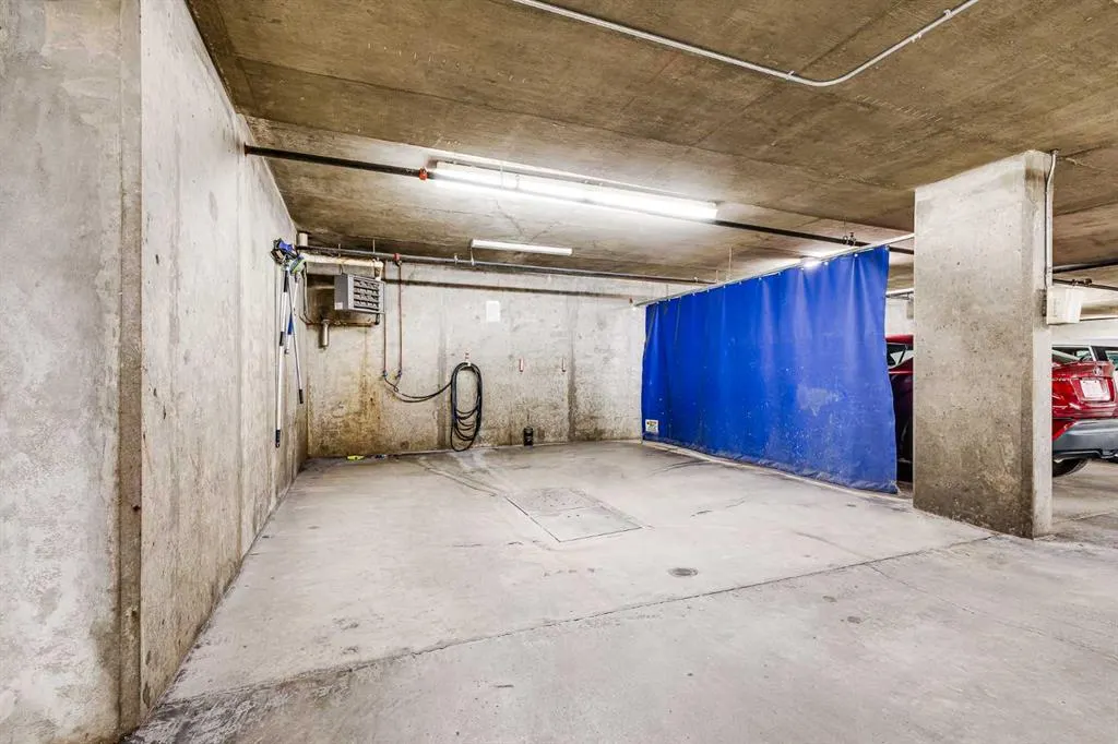 990 Centre Avenue NE, #106