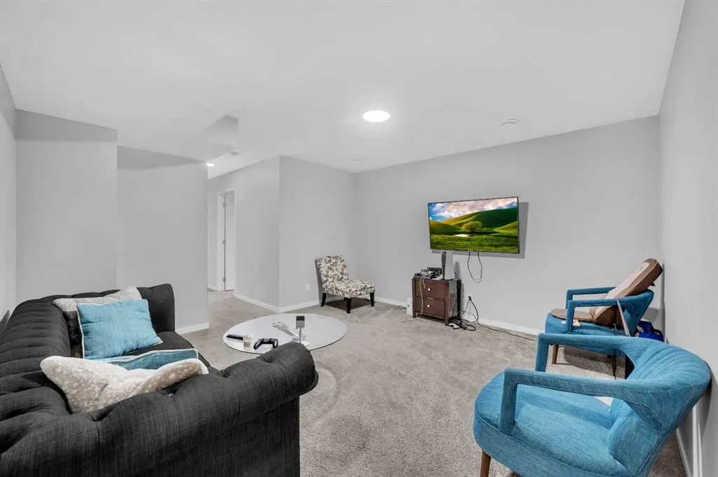 220 Cornerstone Grove NE