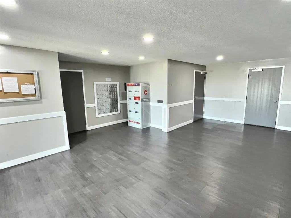 105 1945 Street NW, #408
