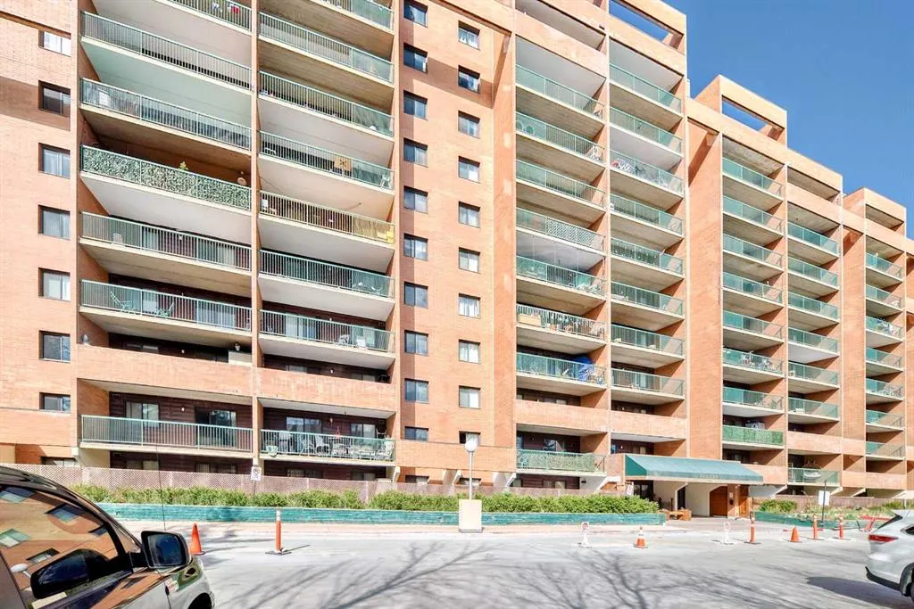 5204 Dalton Drive NW, #215