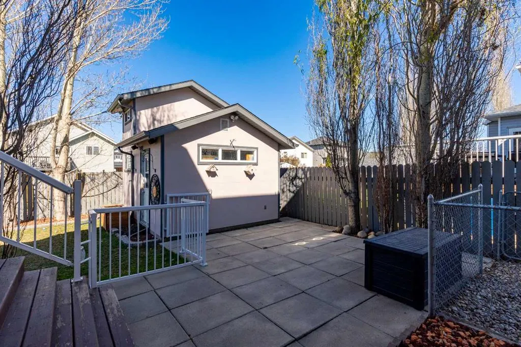 56 Collins Crescent