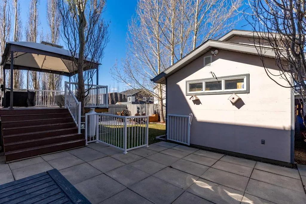 56 Collins Crescent