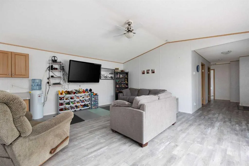 161 Grey Crescent