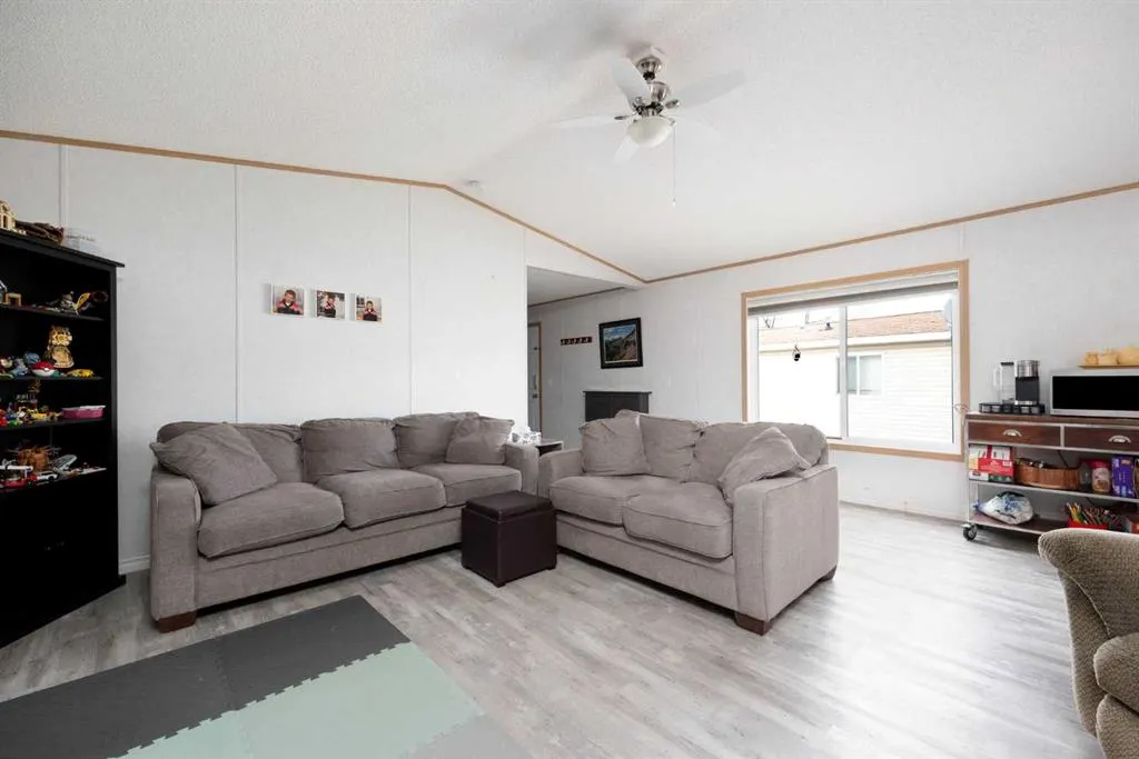 161 Grey Crescent