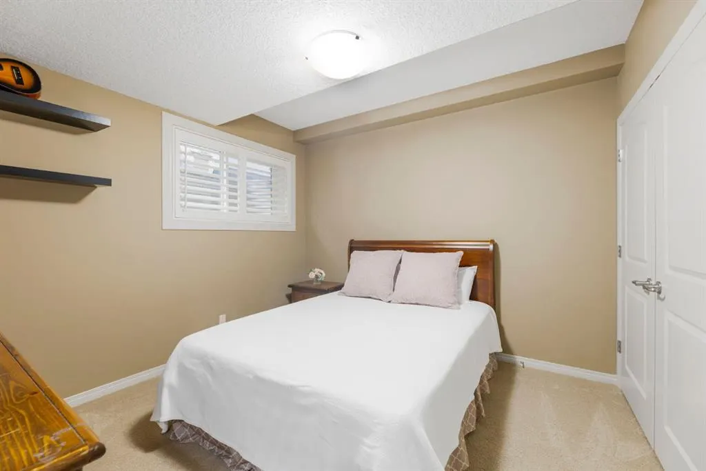 200 Auburn Sound View SE
