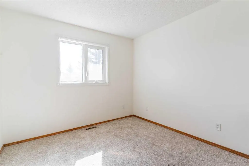 266 Edgepark Way NW