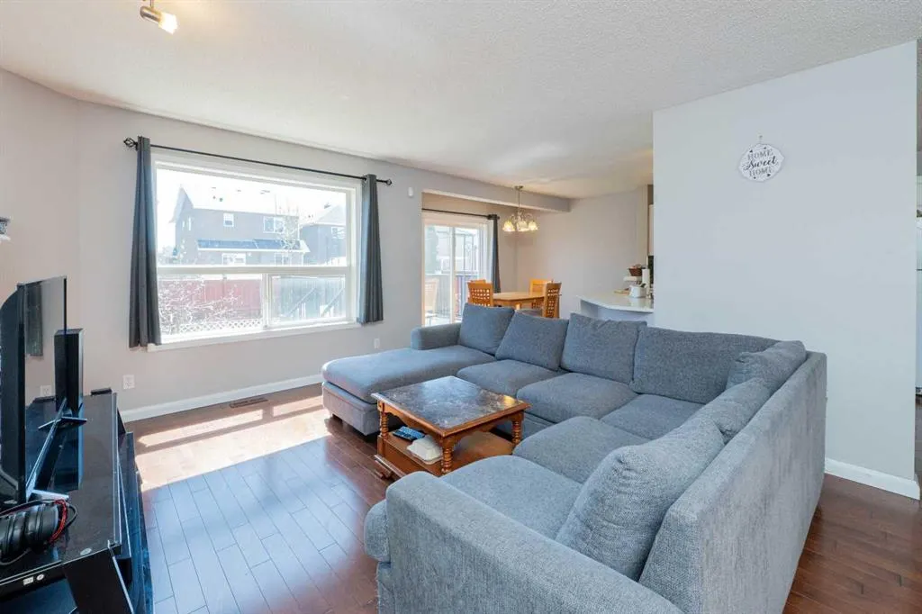 39 Saddleridge Close NE