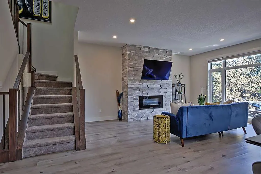 1931 36 Street SW, #1