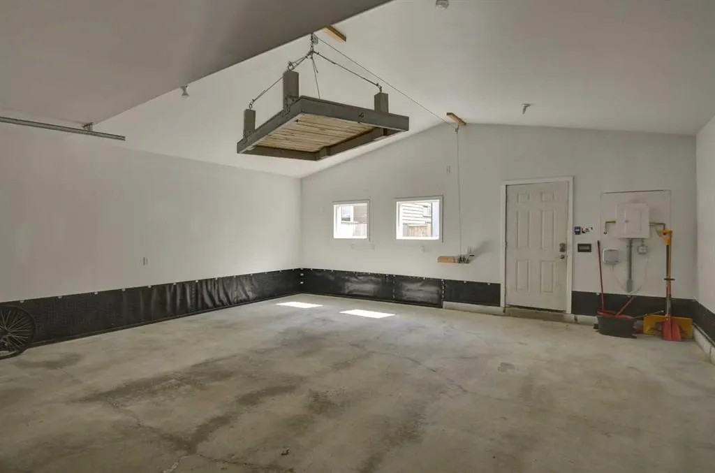 78 Marquis Heights SE