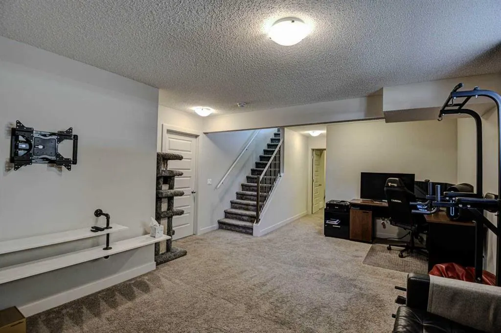 78 Marquis Heights SE
