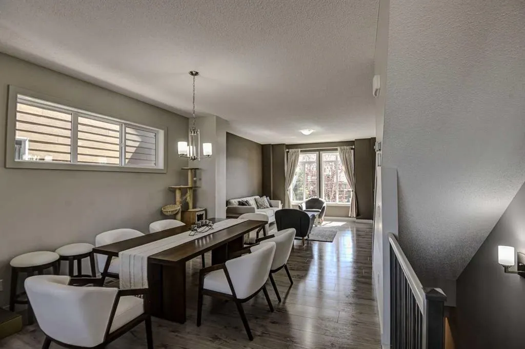 78 Marquis Heights SE