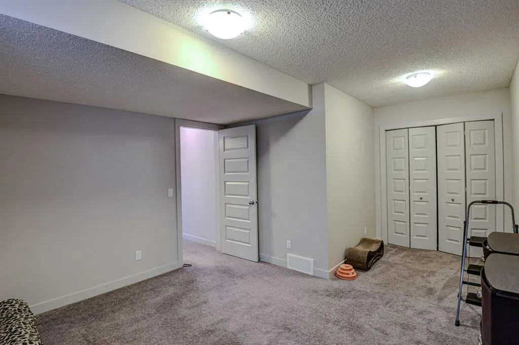 78 Marquis Heights SE