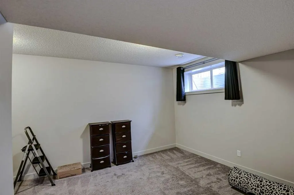 78 Marquis Heights SE