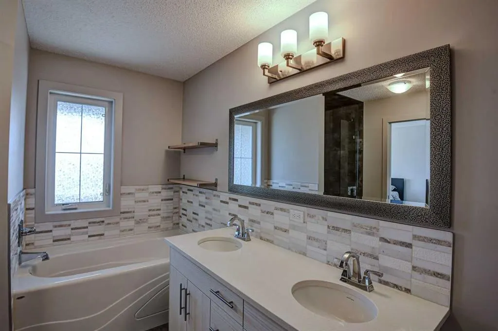 78 Marquis Heights SE