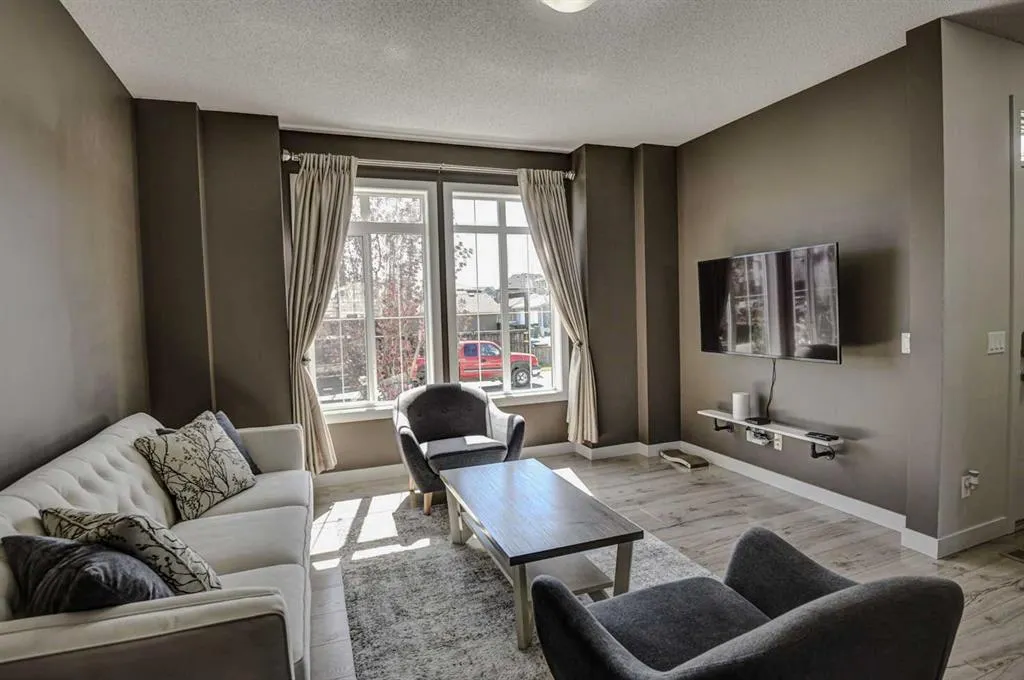 78 Marquis Heights SE