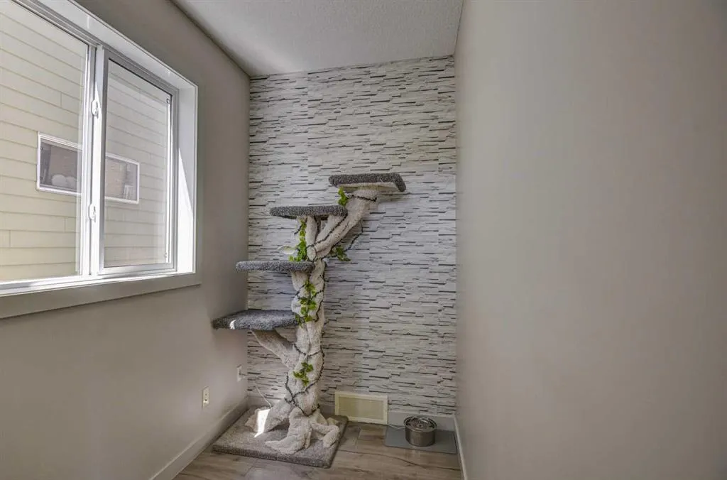 78 Marquis Heights SE