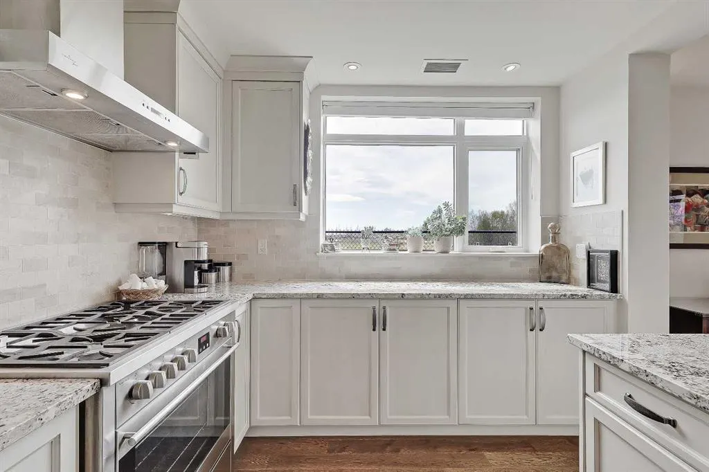 221 Quarry Way SE, #107