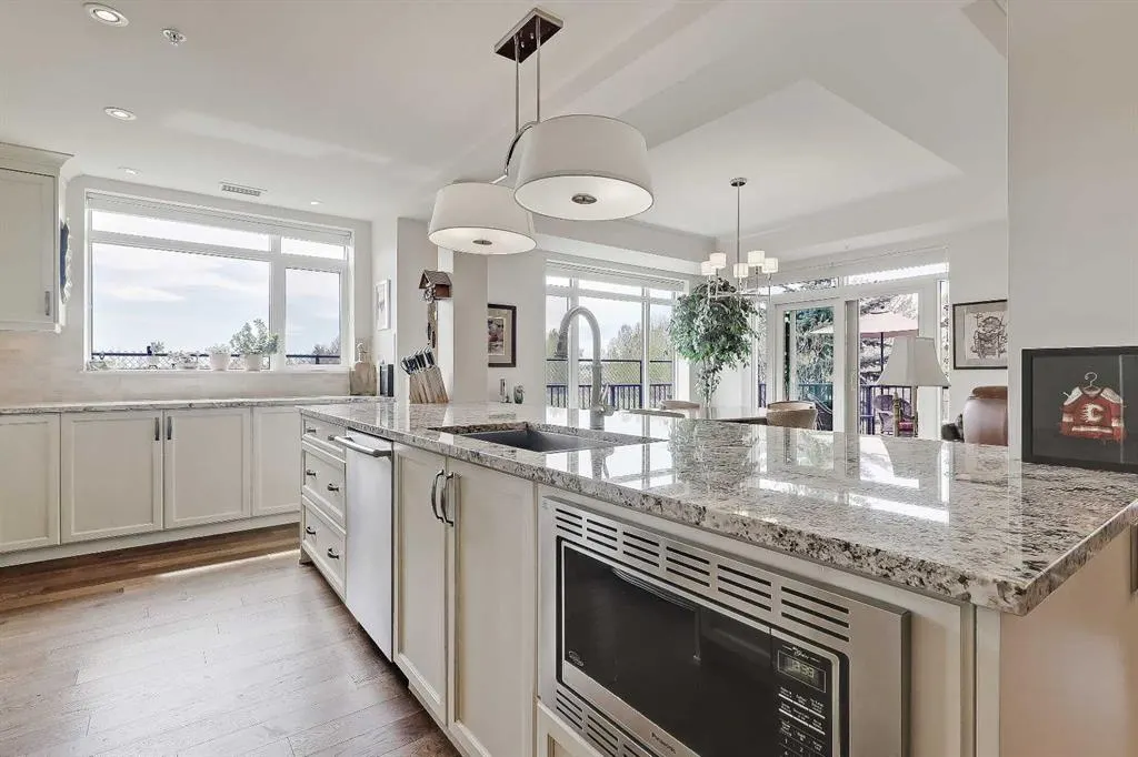 221 Quarry Way SE, #107