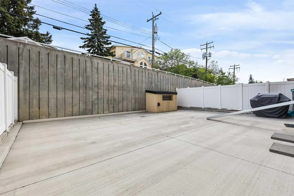 1631 28 Avenue SW, #211