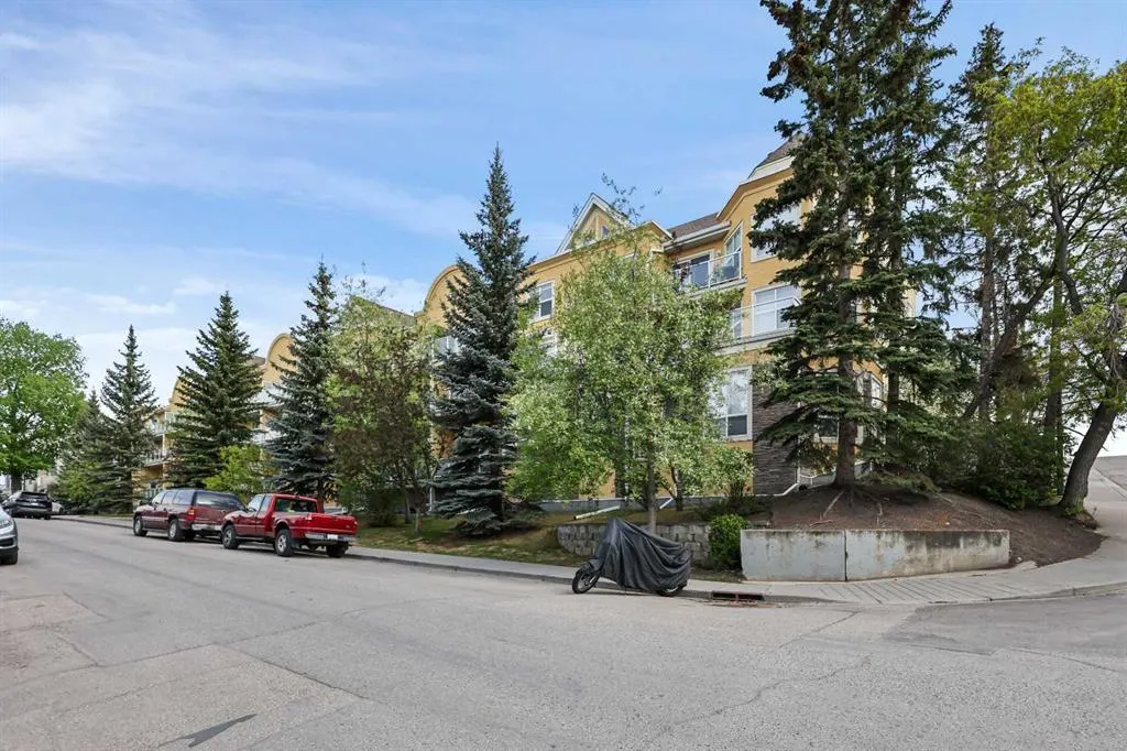 1631 28 Avenue SW, #211