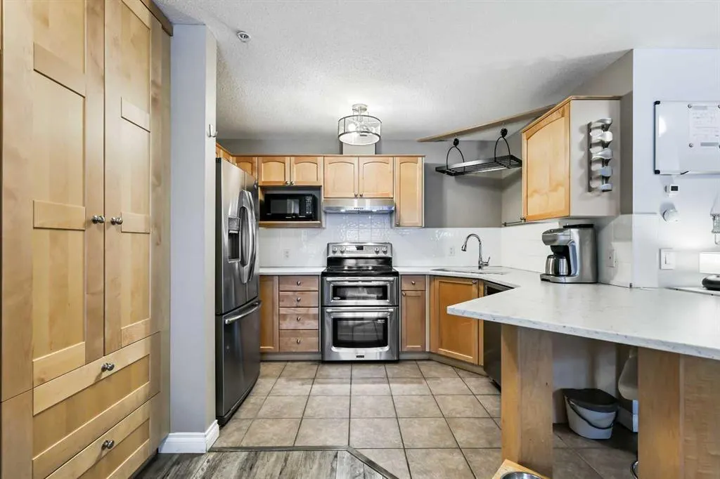 1631 28 Avenue SW, #211