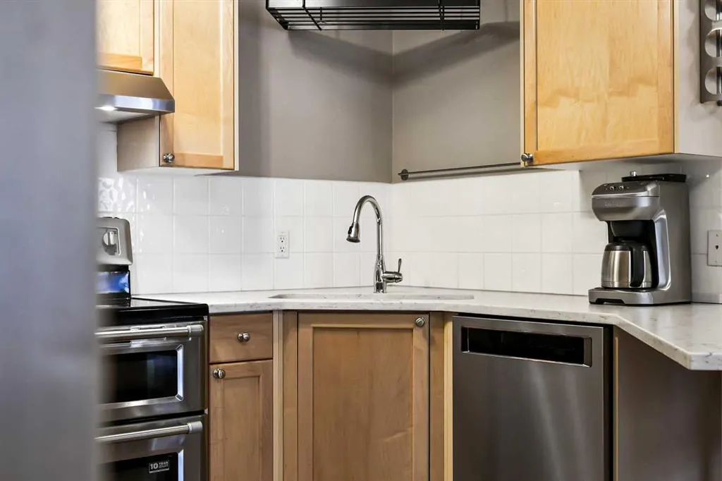 1631 28 Avenue SW, #211
