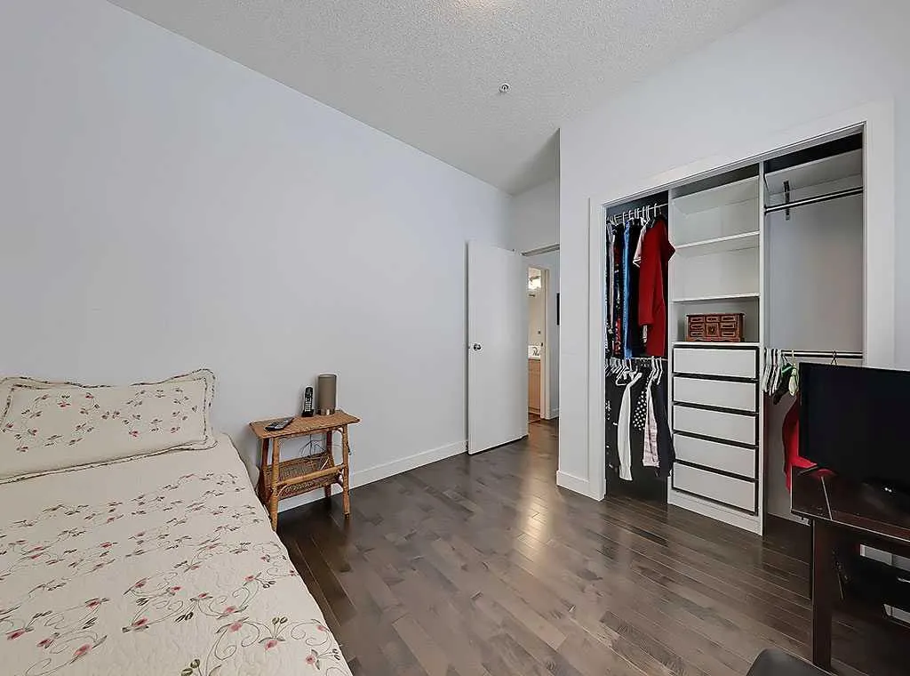 540 5 Avenue NE, #302
