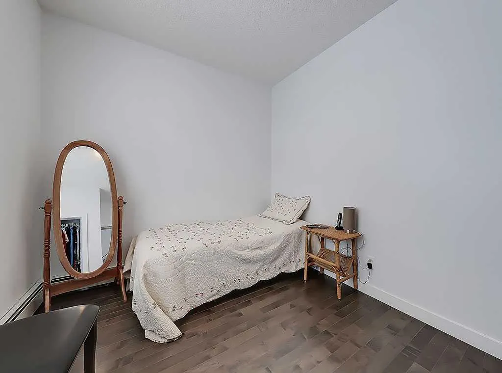 540 5 Avenue NE, #302