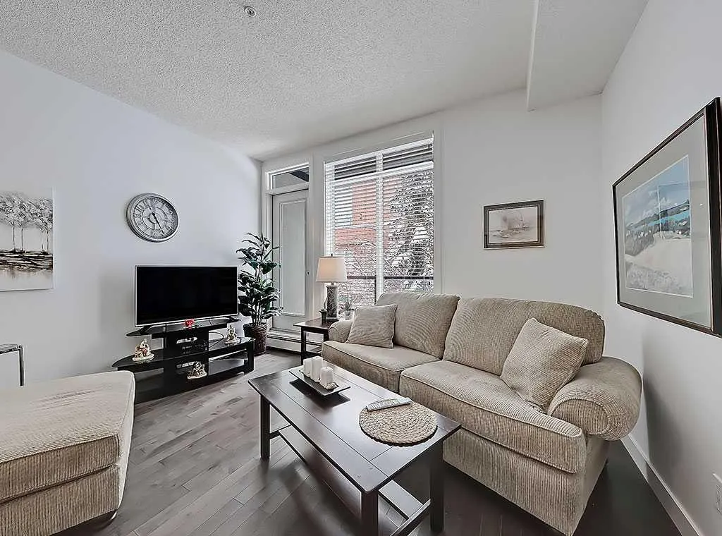 540 5 Avenue NE, #302