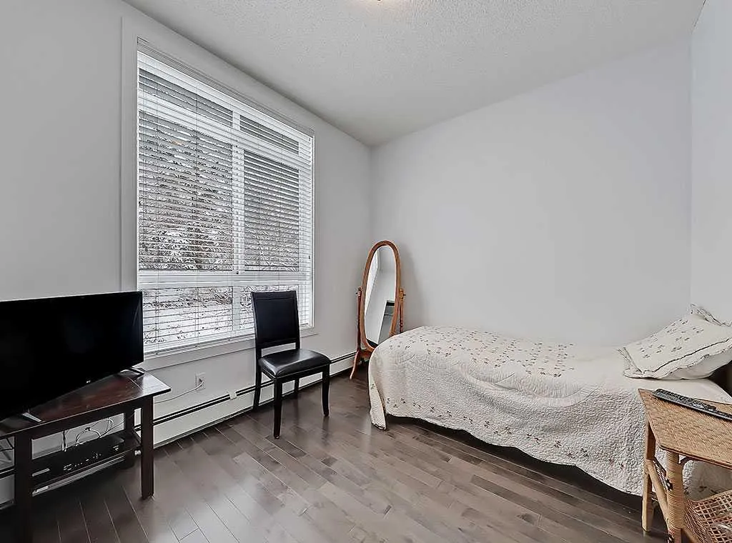 540 5 Avenue NE, #302