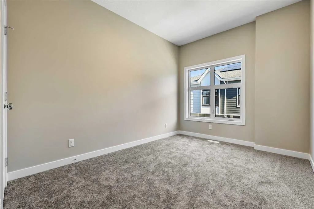 641 Mahogany Road SE