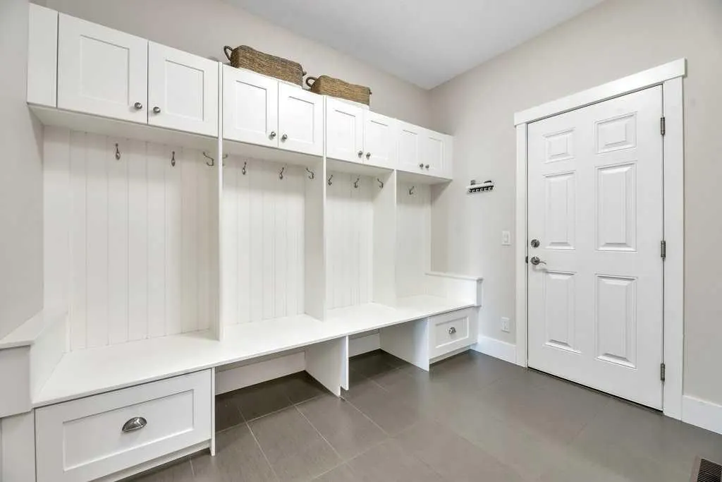 1069 Hillcrest Manor Estates