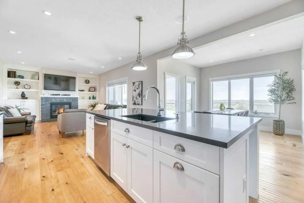 1069 Hillcrest Manor Estates