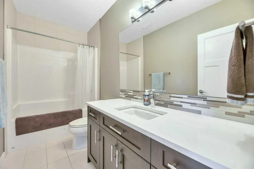 1069 Hillcrest Manor Estates